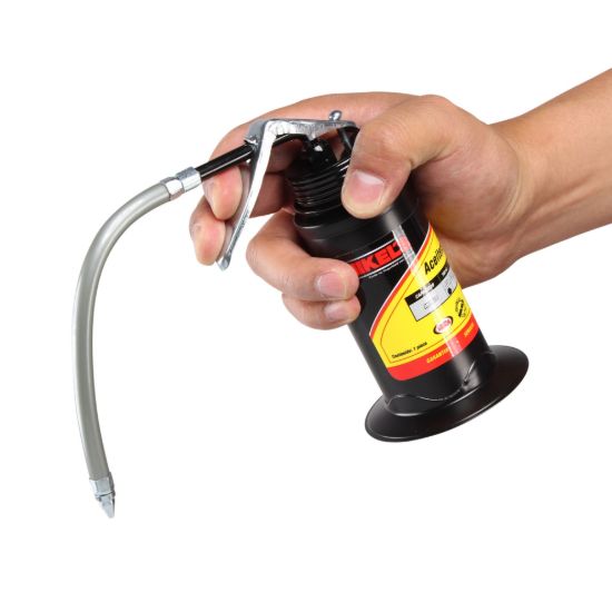 Imagen de Aceitera de presión, bote de acero, tubo flexible (160 ml) A1F